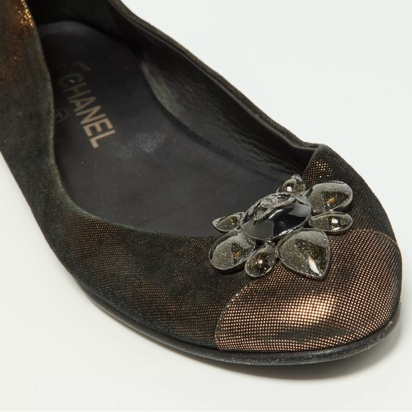 CHANEL Rare Bronze Metallic Flats with Beautiful Toe Feature!! 38.5 - Picture 7 of 9